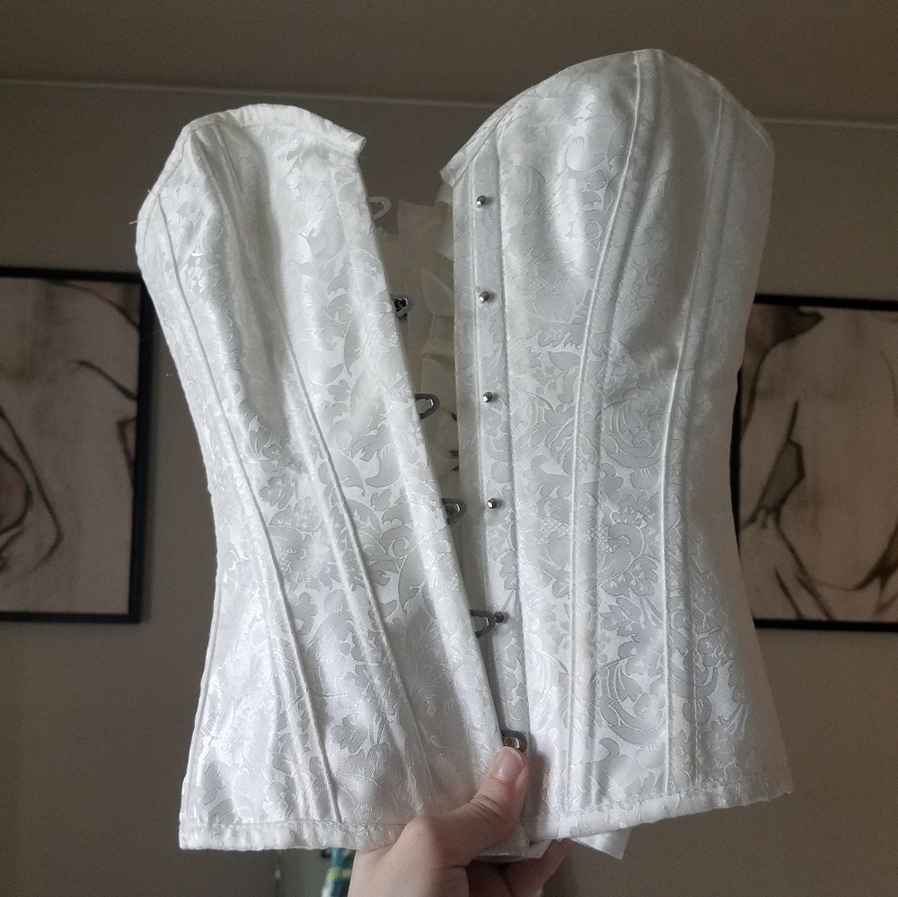 UK 6 White Corset